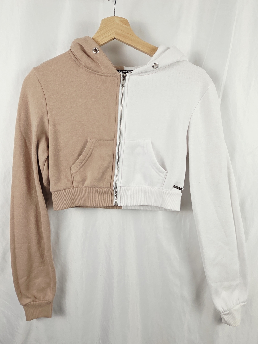 Sommer Ray Cropped Two-Tone Zip Up Hoodie Beige & White Size Small